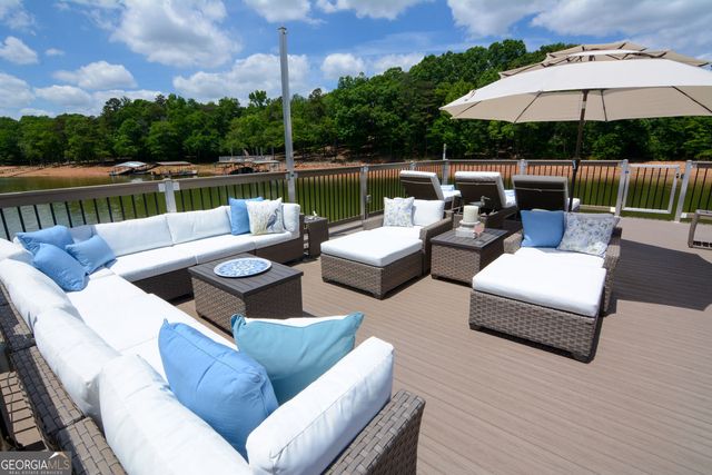305 Lakeshore Drive, Hartwell, GA 30643