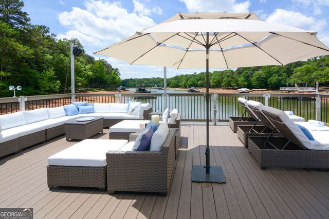 305 Lakeshore Drive, Hartwell, GA 30643