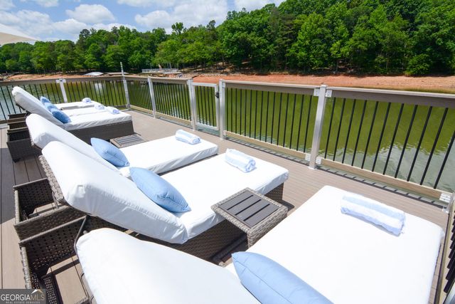 305 Lakeshore Drive, Hartwell, GA 30643