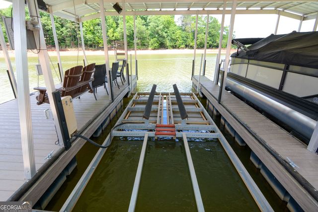 305 Lakeshore Drive, Hartwell, GA 30643