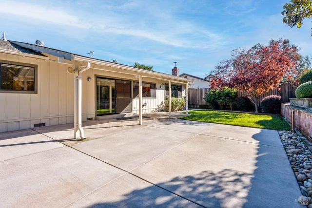 534 Nokomis Dr, Ukiah, CA 95482