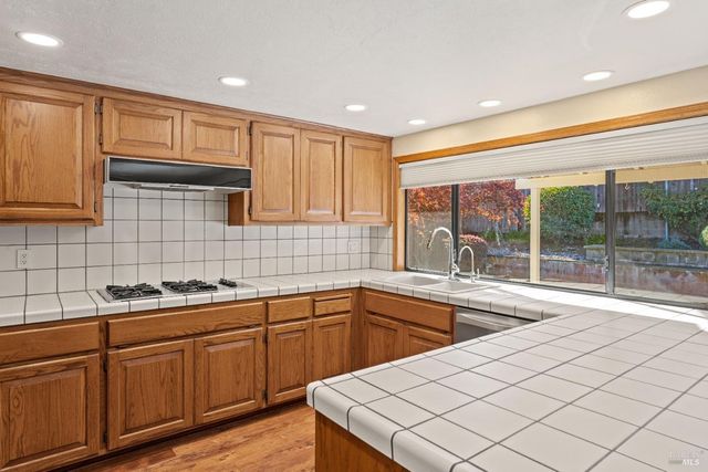 534 Nokomis Dr, Ukiah, CA 95482