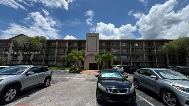 1200 SW 137th Avenue 211E, Pembroke Pines, FL 33027