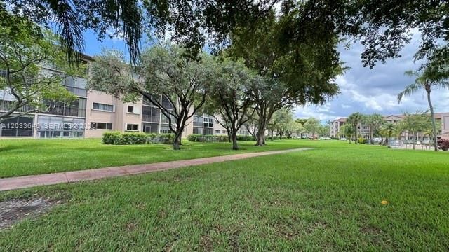 1200 SW 137th Avenue 211E, Pembroke Pines, FL 33027