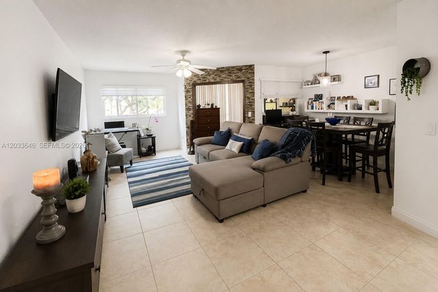 1200 SW 137th Avenue 211E, Pembroke Pines, FL 33027