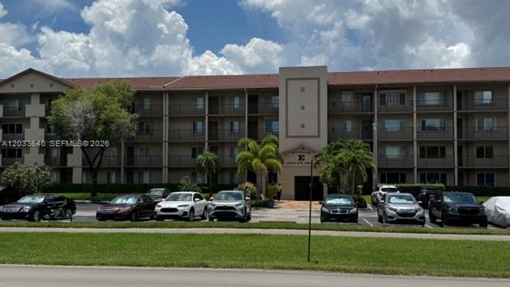 1200 SW 137th Avenue 211E, Pembroke Pines, FL 33027