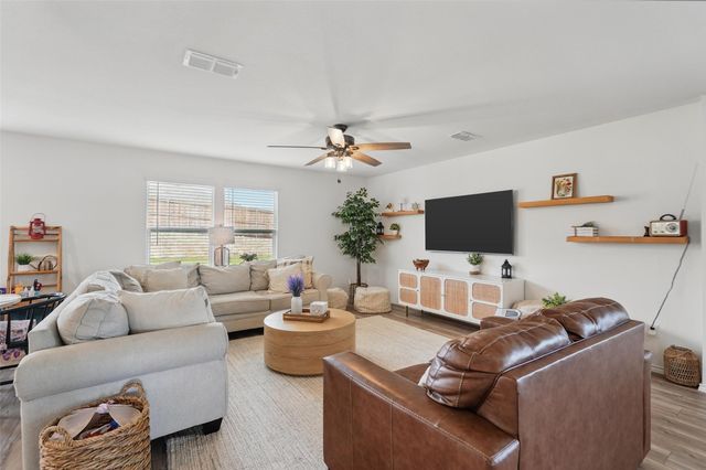 1943 Applewood Trail, Forney, TX 75126