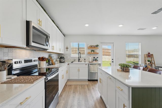 1943 Applewood Trail, Forney, TX 75126