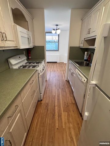 530 Valley 3S, Montclair, NJ 07043