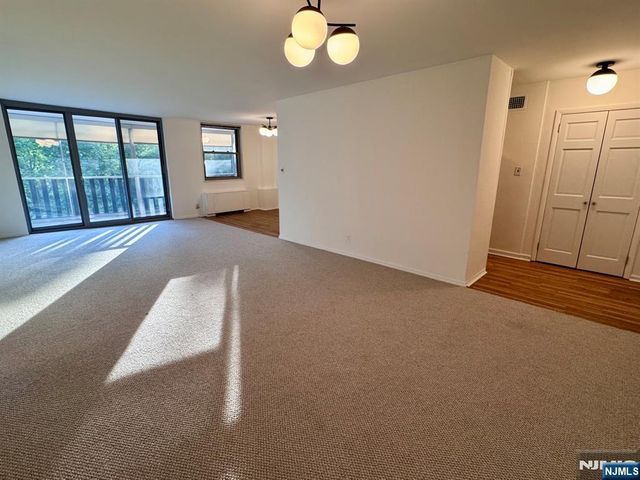 530 Valley 3S, Montclair, NJ 07043
