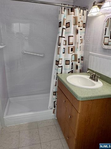 530 Valley 3S, Montclair, NJ 07043