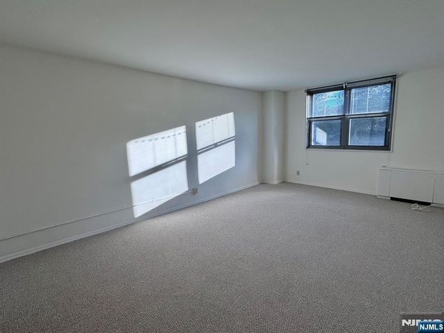 530 Valley 3S, Montclair, NJ 07043