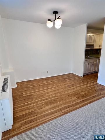 530 Valley 3S, Montclair, NJ 07043