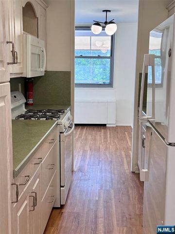 530 Valley 3S, Montclair, NJ 07043