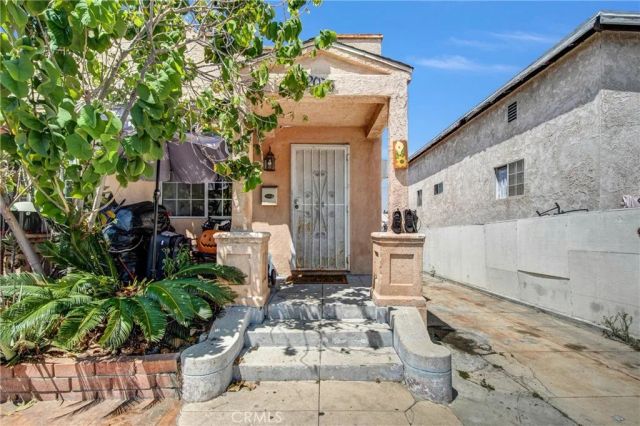 2043 City View, Los Angeles, CA 90033