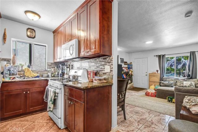 2043 City View, Los Angeles, CA 90033
