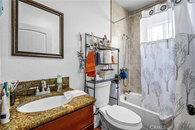 2043 City View, Los Angeles, CA 90033
