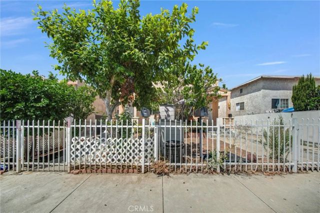 2043 City View, Los Angeles, CA 90033