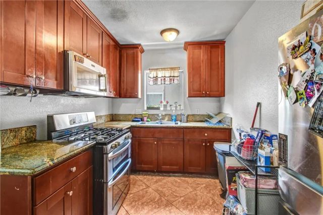 2043 City View, Los Angeles, CA 90033