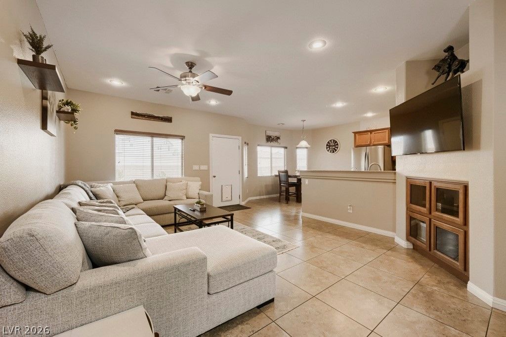 6132 Riverbelle Street, North Las Vegas, NV 89031 — photo 2