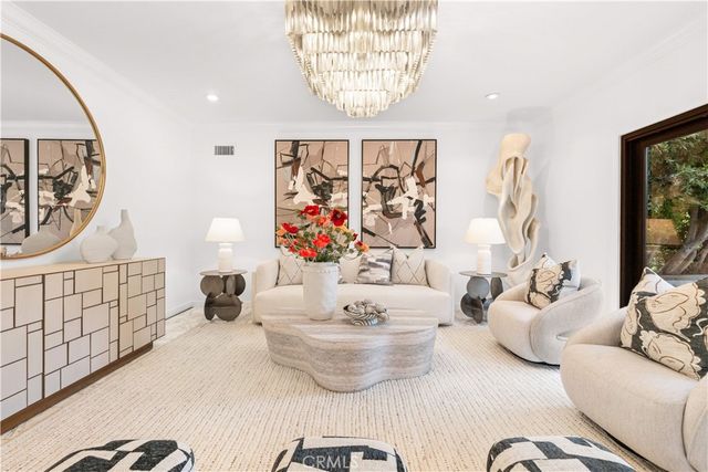 701 Trenton, Beverly Hills, CA 90210