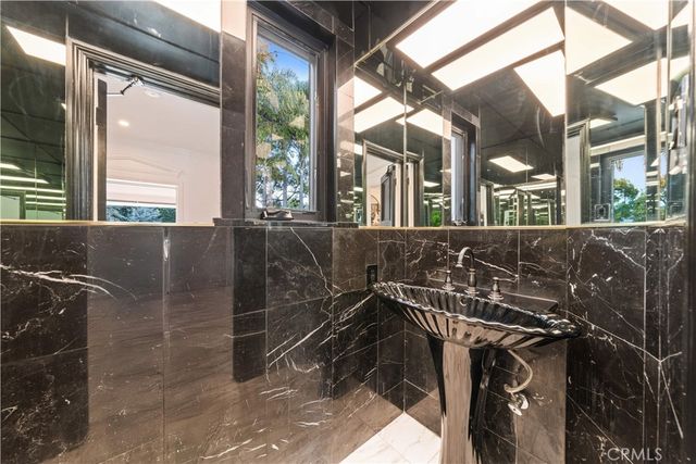 701 Trenton, Beverly Hills, CA 90210