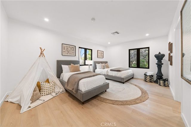 701 Trenton, Beverly Hills, CA 90210