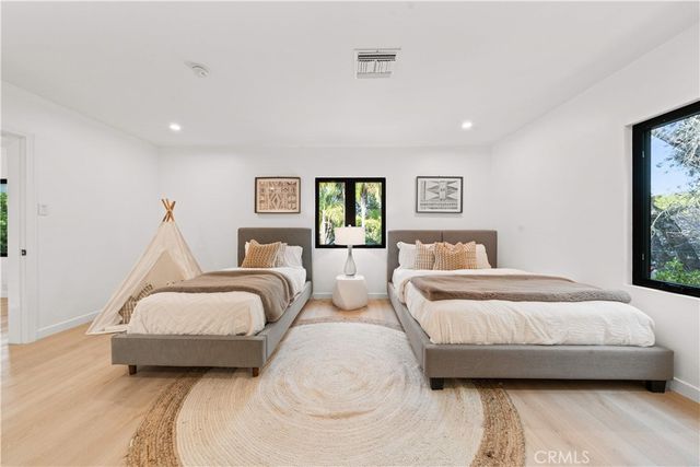 701 Trenton, Beverly Hills, CA 90210