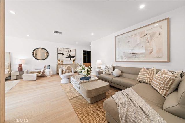 701 Trenton, Beverly Hills, CA 90210