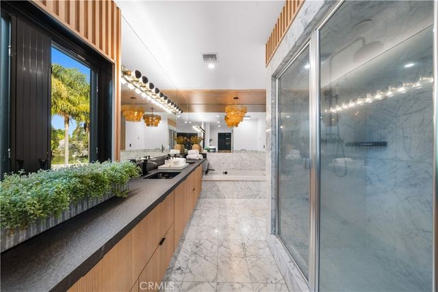 701 Trenton, Beverly Hills, CA 90210