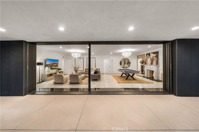 701 Trenton, Beverly Hills, CA 90210