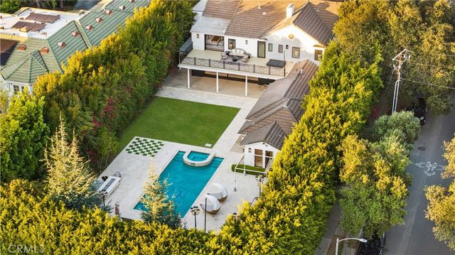 701 Trenton, Beverly Hills, CA 90210