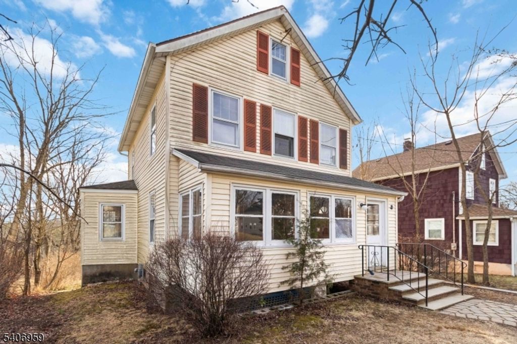 379 Elm St, Long Hill Twp., NJ 07980