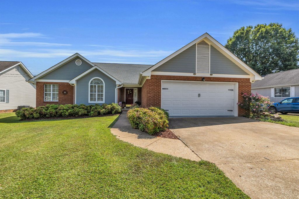 5720 Edgmon Road, Ooltewah, TN 37363