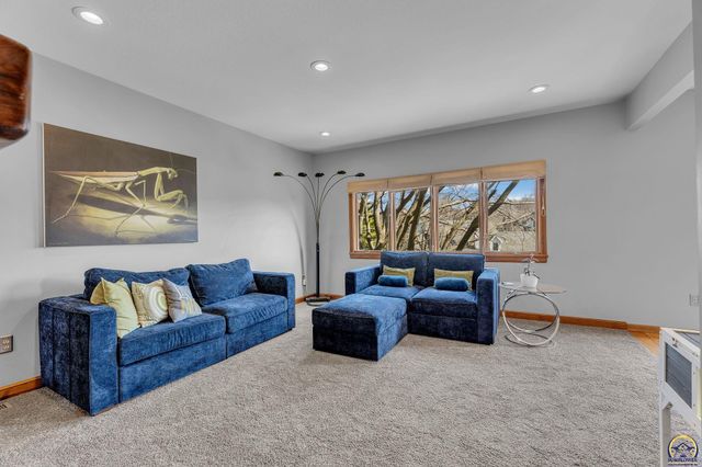 1116 Oak Tree DR, Lawrence, KS 66049