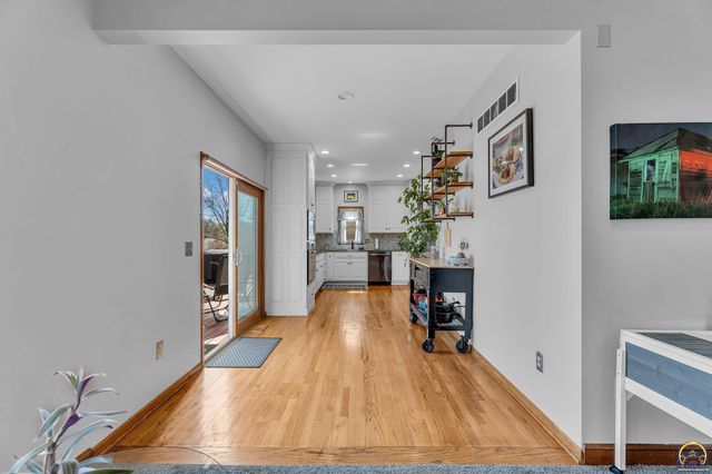 1116 Oak Tree DR, Lawrence, KS 66049