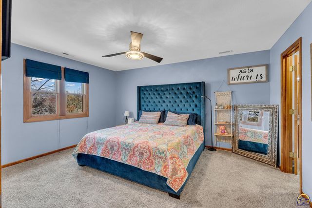 1116 Oak Tree DR, Lawrence, KS 66049