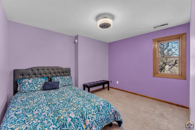 1116 Oak Tree DR, Lawrence, KS 66049