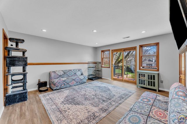 1116 Oak Tree DR, Lawrence, KS 66049