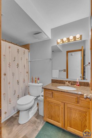 1116 Oak Tree DR, Lawrence, KS 66049