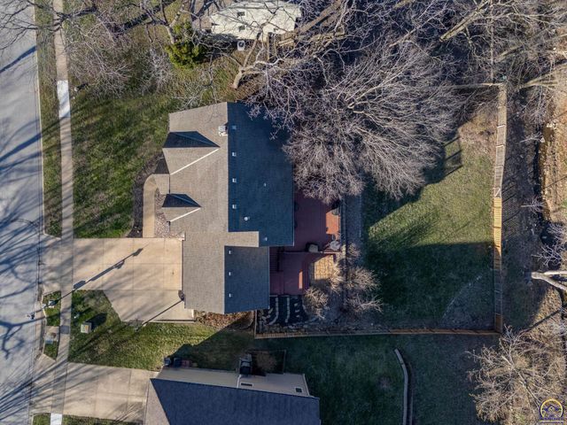 1116 Oak Tree DR, Lawrence, KS 66049