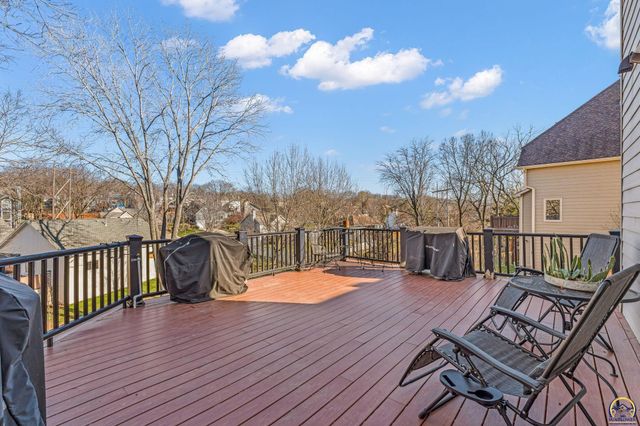 1116 Oak Tree DR, Lawrence, KS 66049