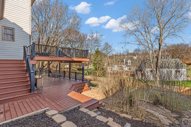 1116 Oak Tree DR, Lawrence, KS 66049