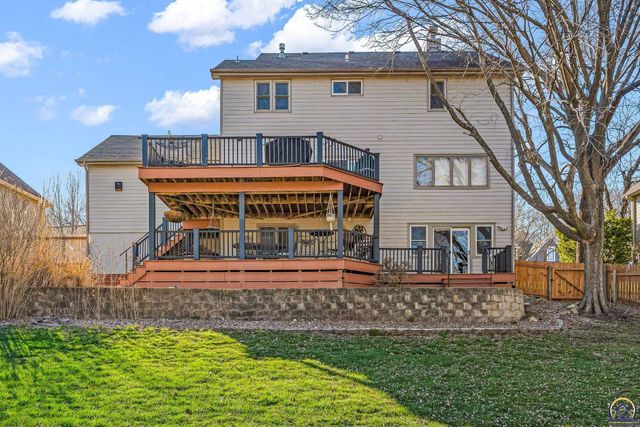 1116 Oak Tree DR, Lawrence, KS 66049