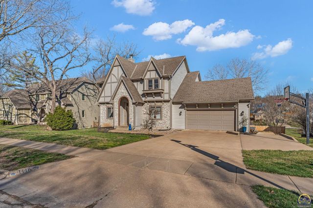 1116 Oak Tree DR, Lawrence, KS 66049