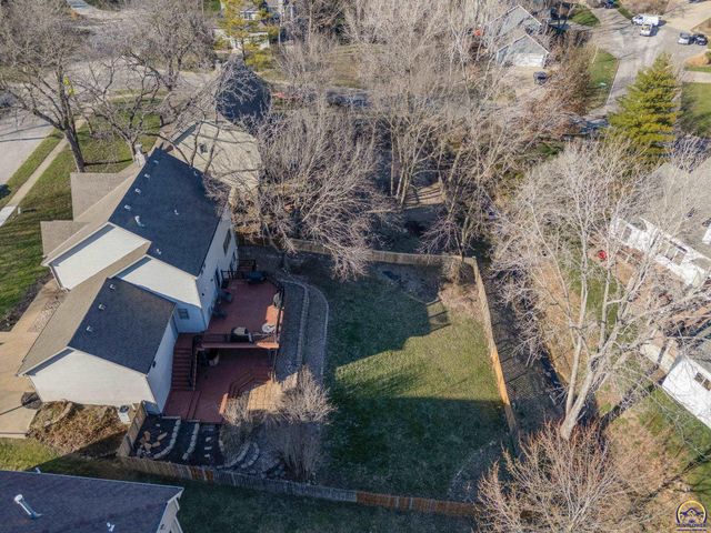 1116 Oak Tree DR, Lawrence, KS 66049