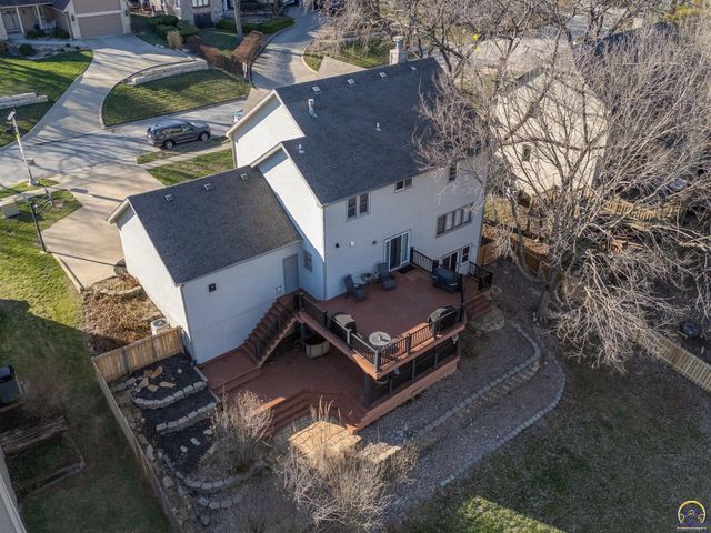 1116 Oak Tree DR, Lawrence, KS 66049