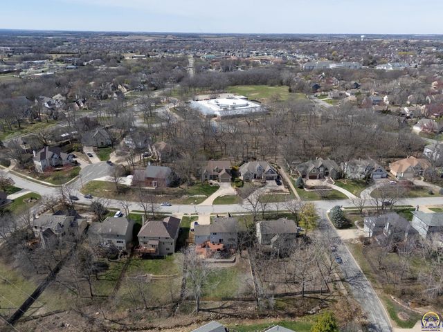 1116 Oak Tree DR, Lawrence, KS 66049