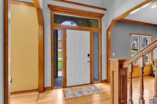 1116 Oak Tree DR, Lawrence, KS 66049