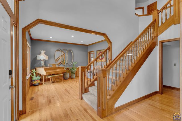 1116 Oak Tree DR, Lawrence, KS 66049